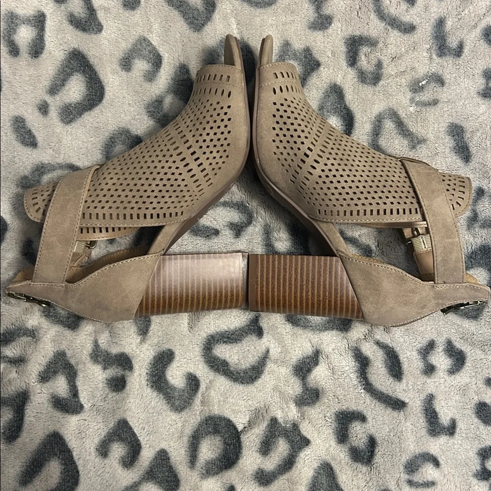 Taupe Peep-Toe Block Heel Sandals - Picture 4 of 4